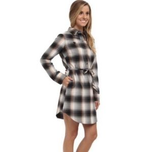 Patagonia featherstone plaid shirtdress size 8